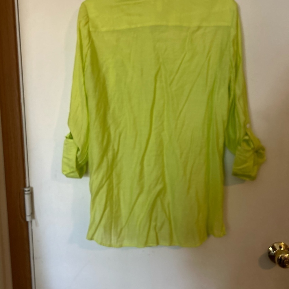 Chico's Lime Green Button-Up Roll Tab Sleeve Top Size 1 Chico's US Medium - Picture 3 of 9